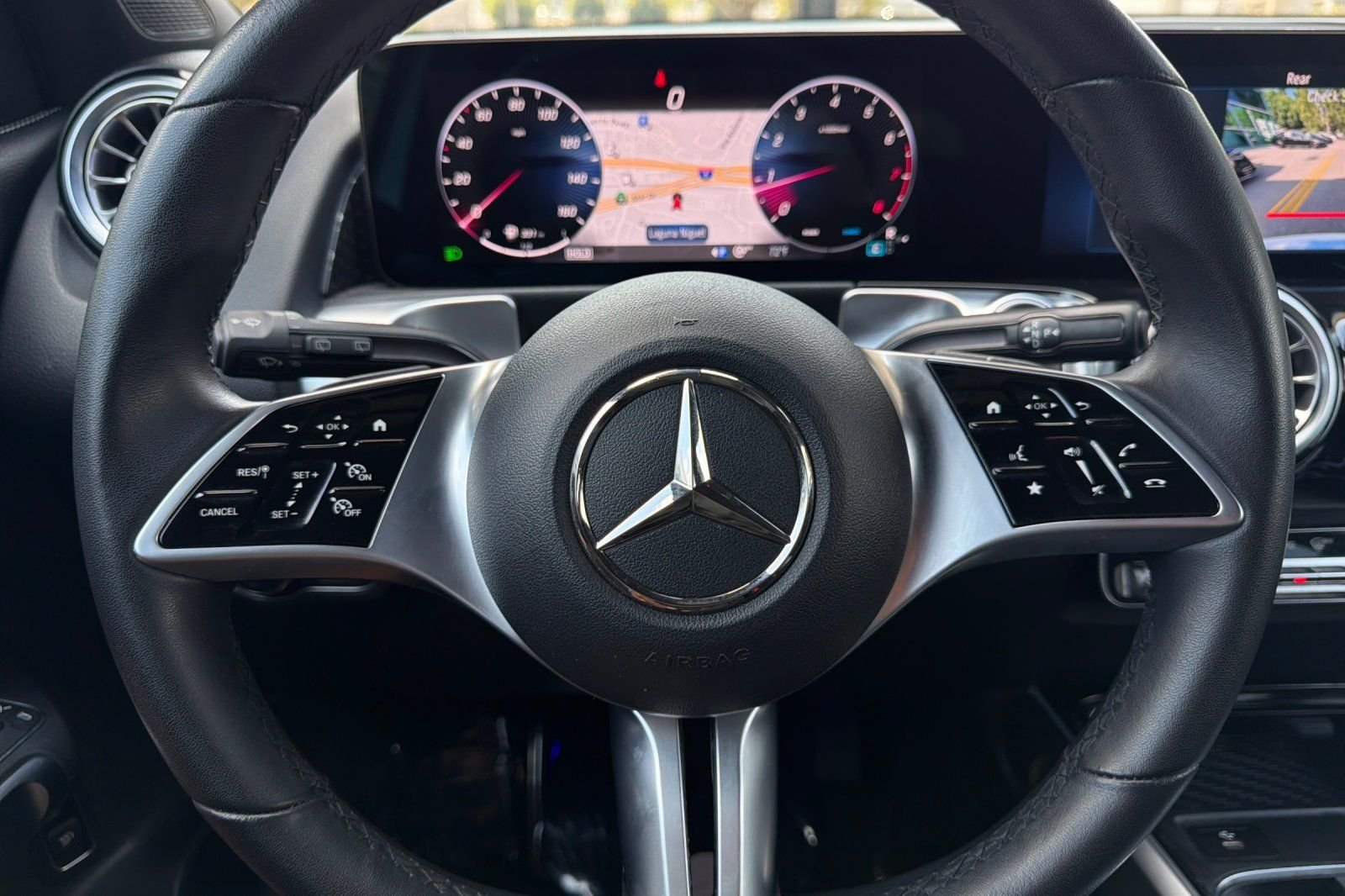 Used 2024 White Mercedes-Benz GLB 250 image 20