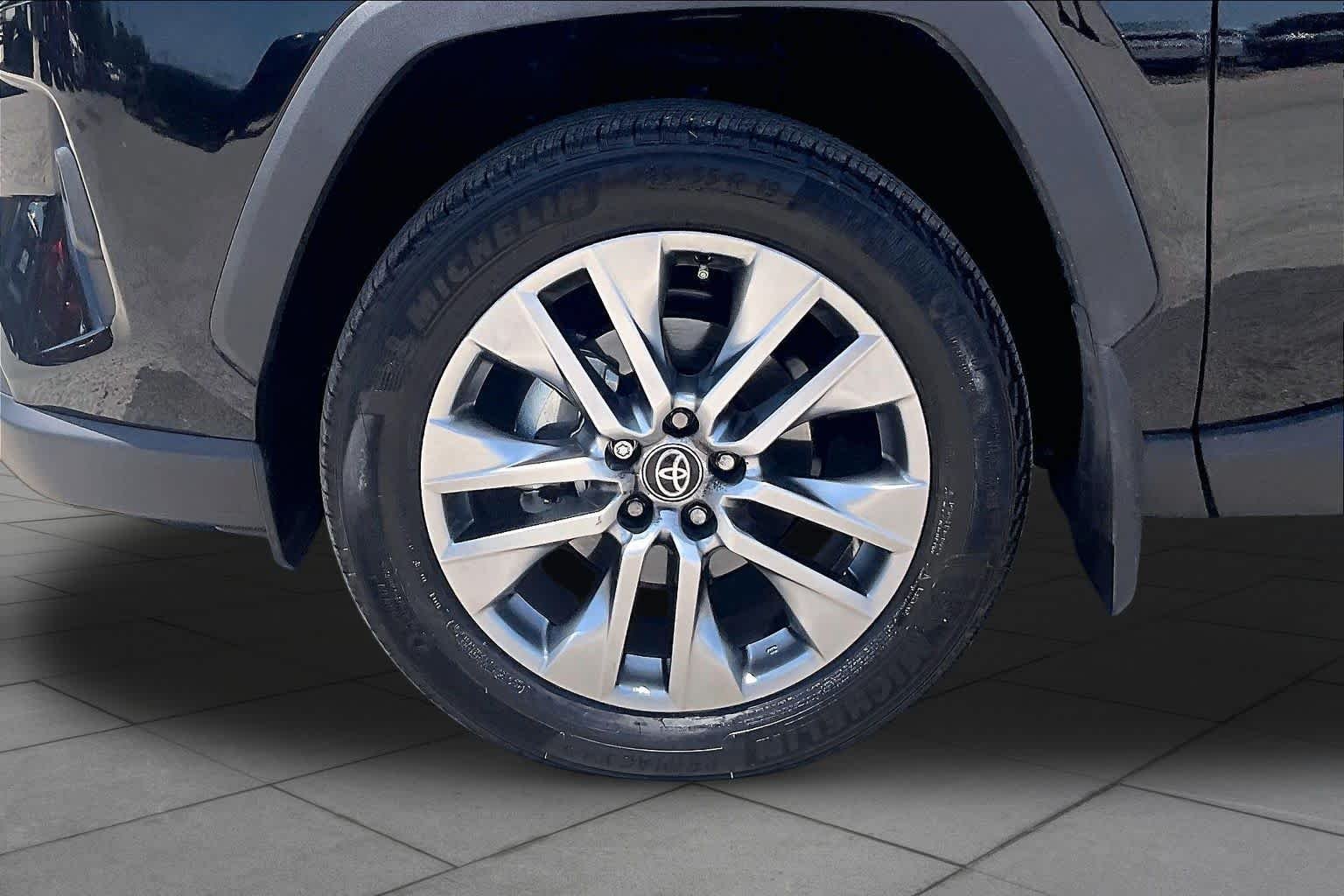 Used 2024 Midnight Black Metallic Toyota XLE Premium image 11