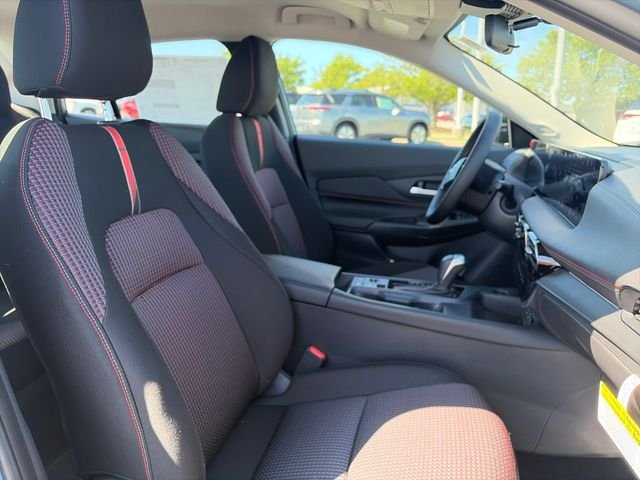 New 2026 Atlantic Gray Metallic / Super Black Two-tone Nissan SR image 12