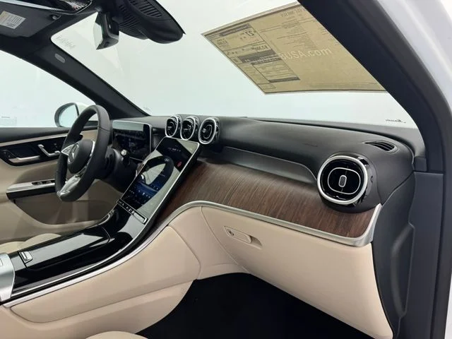 New 2026 Polar White Mercedes-Benz GLC 300 image 39