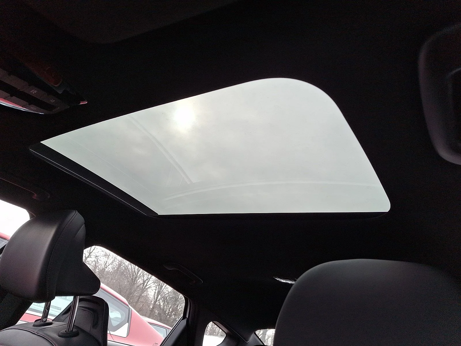 2025 Kia K4 GT-Line Turbo - Photo 8