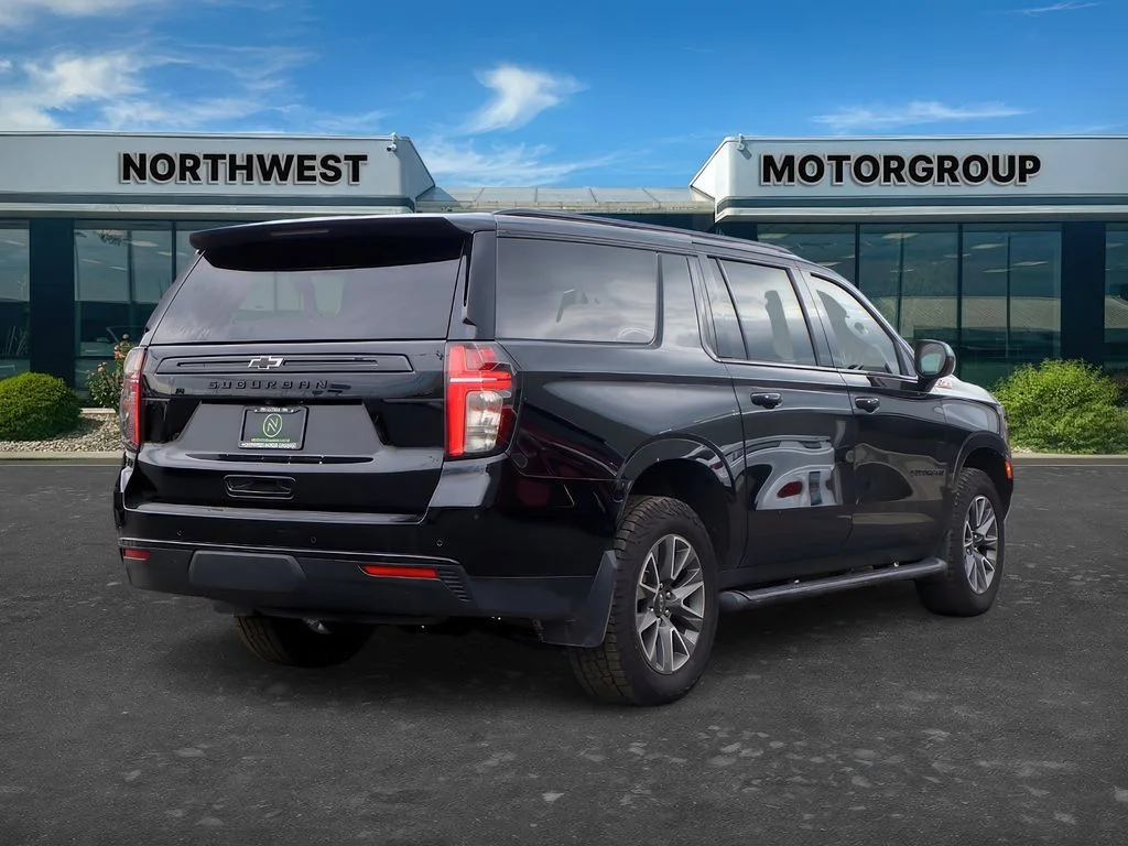 2023 Chevrolet Suburban Z71 - Photo 6