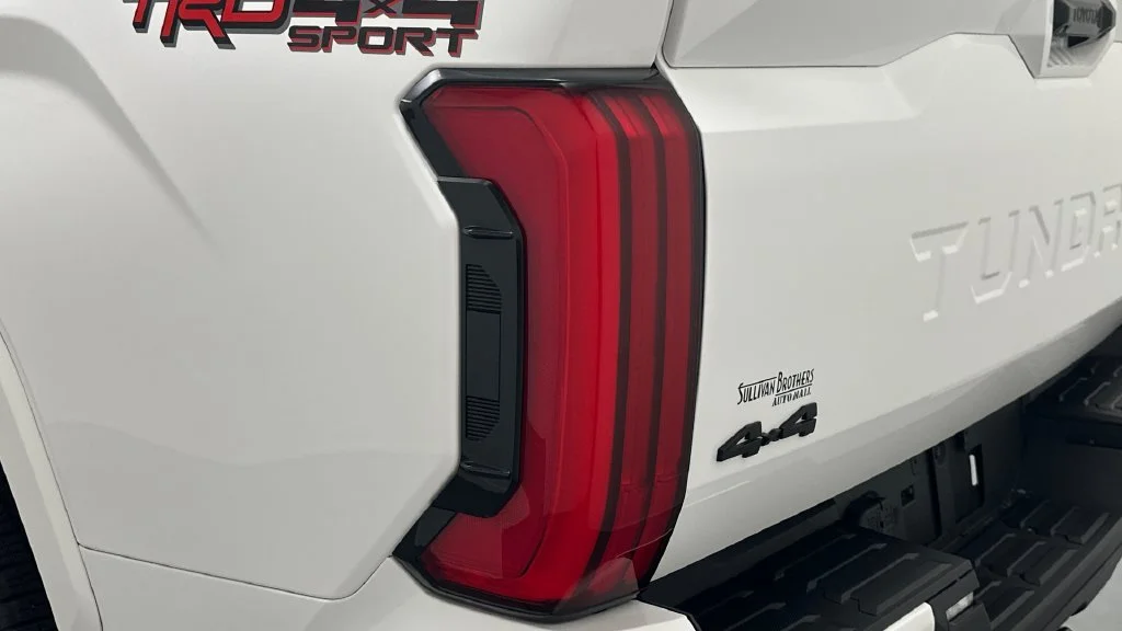 Used 2024 White Toyota SR5 image 21