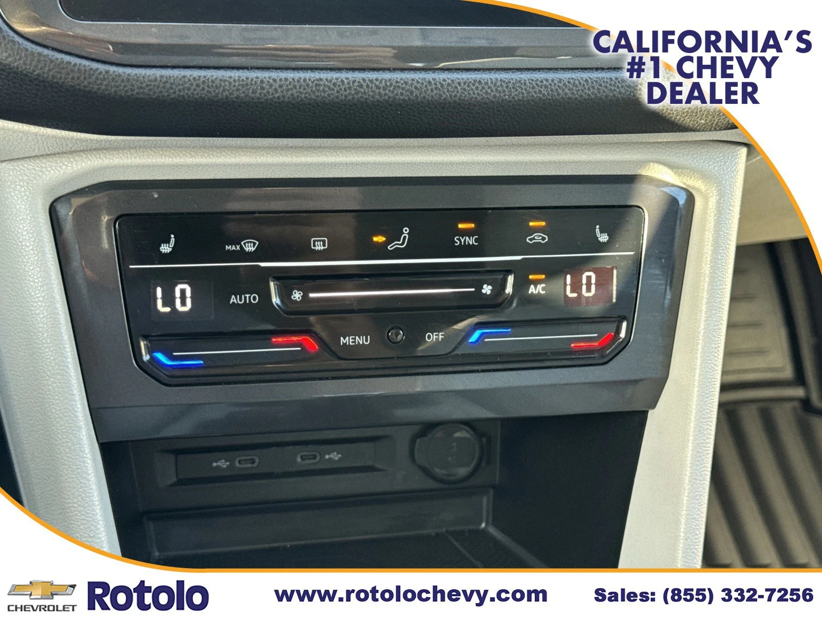 Used 2022 Blue Volkswagen SE image 17