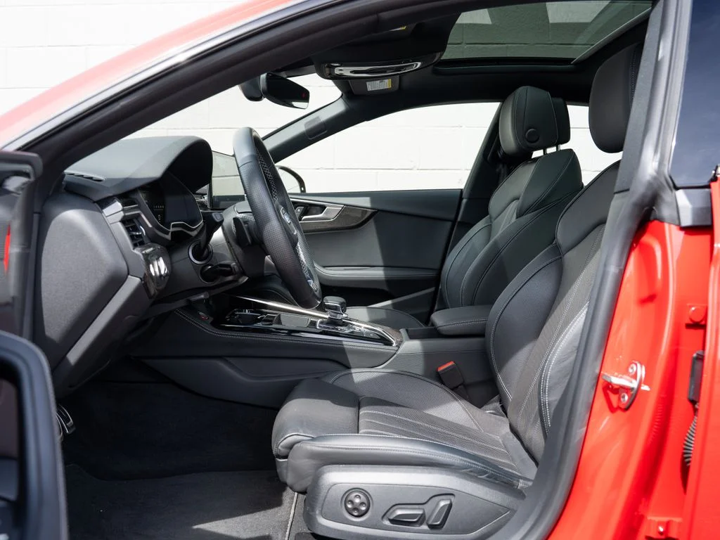 Used 2023 Red Audi  image 17