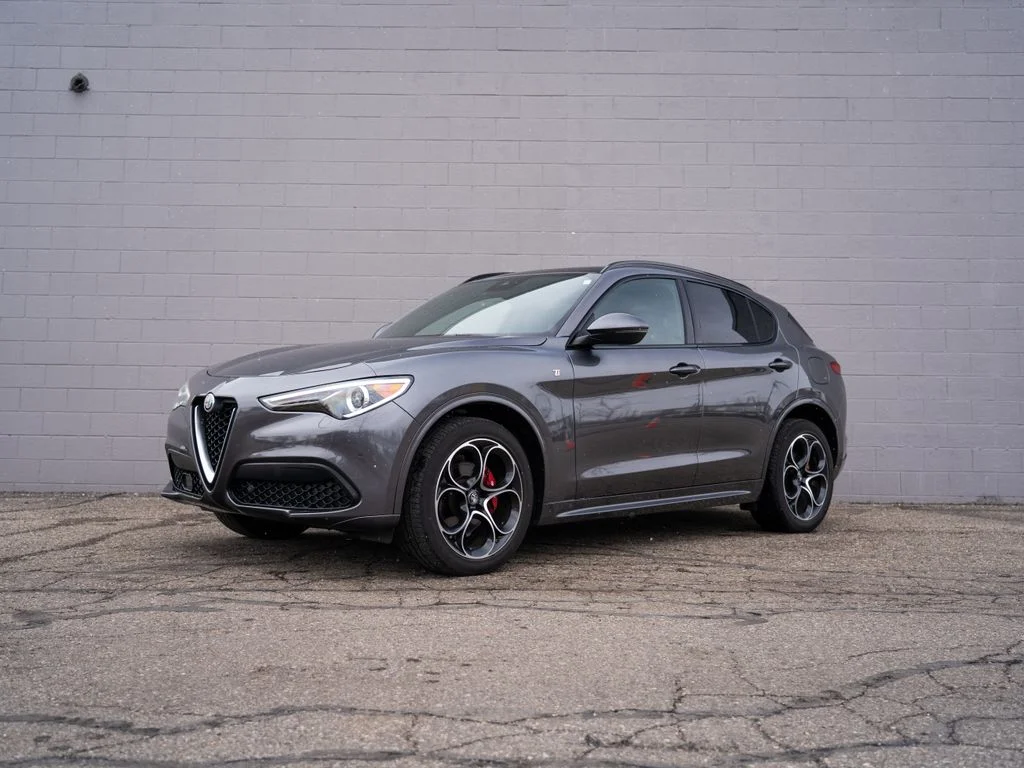 Used 2023 Gray Alfa Romeo Ti image 1