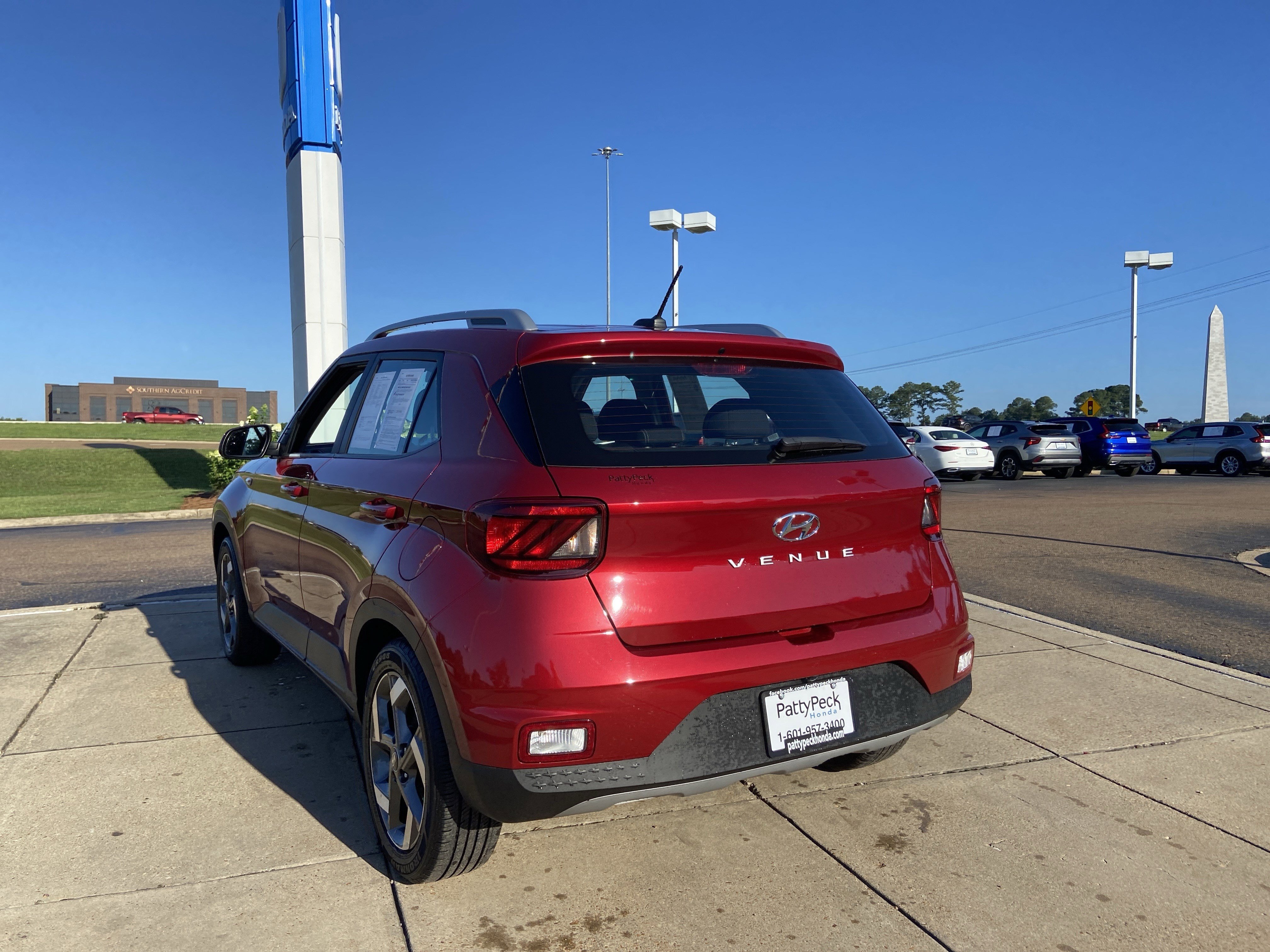 Used 2025 Ultimate Red Hyundai SEL image 9