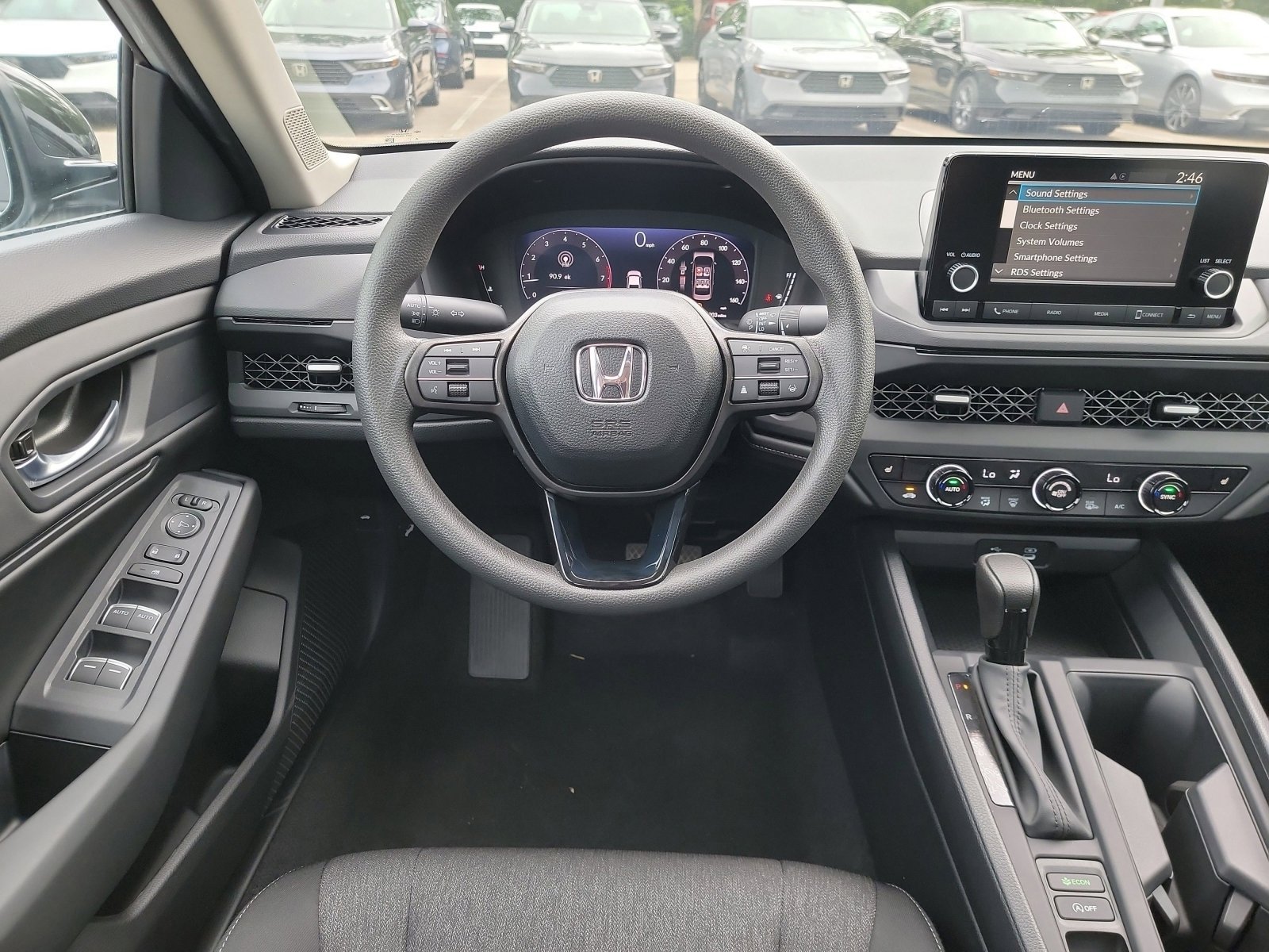 Used 2025 Silver Honda SE image 9