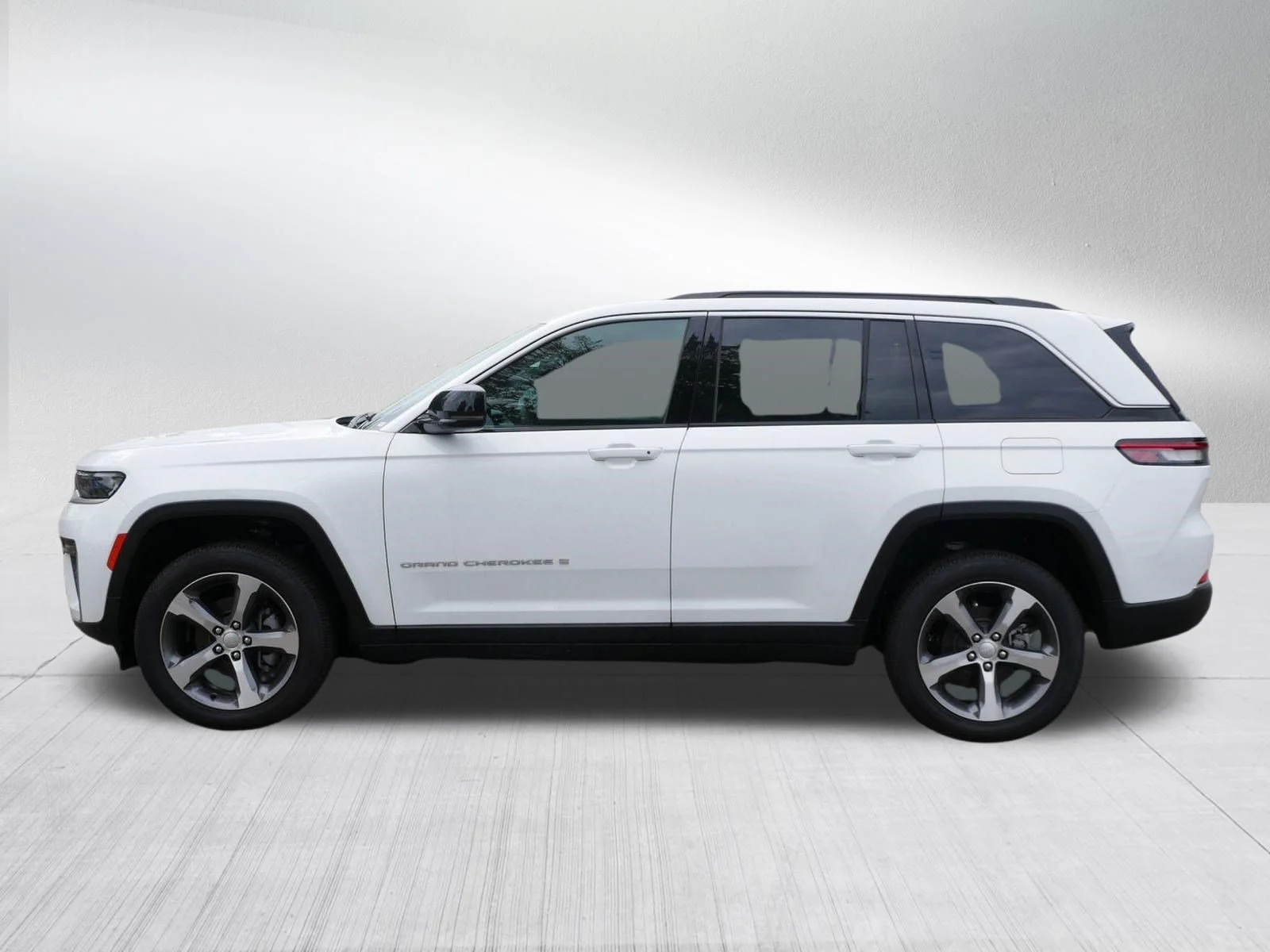 New 2026 Bright White Clear-Coat Exterior Paint Jeep Limited image 4