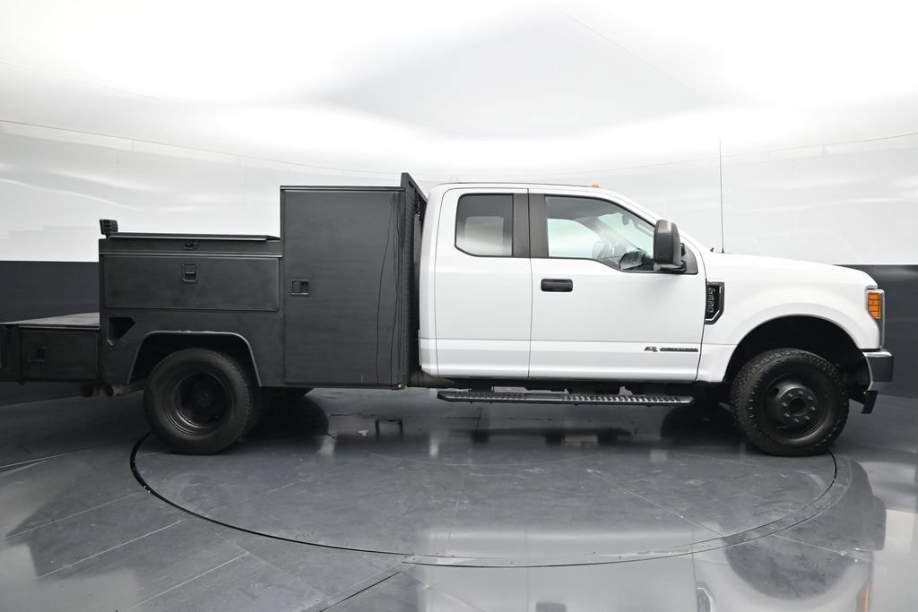 Used 2017 White Ford XL image 6
