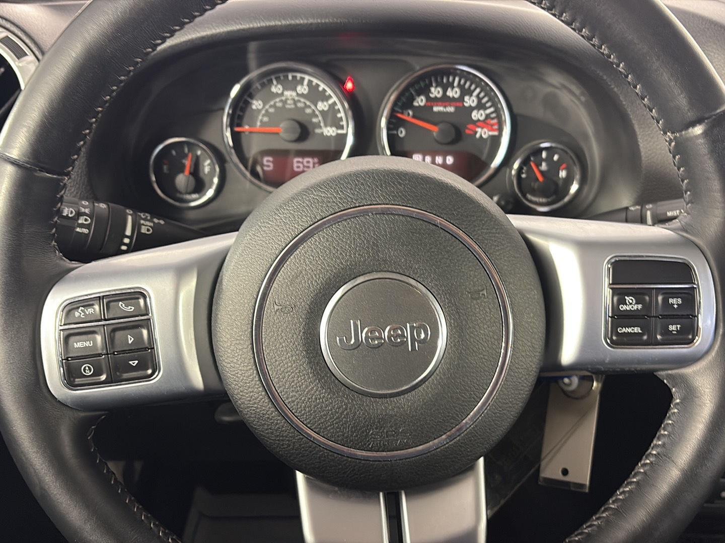 Used 2017 Bright White Clearcoat Jeep Rubicon Hard Rock image 35