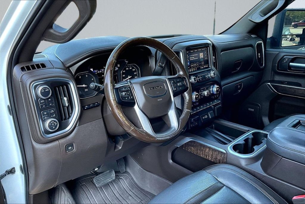 Used 2020 White GMC Denali image 11