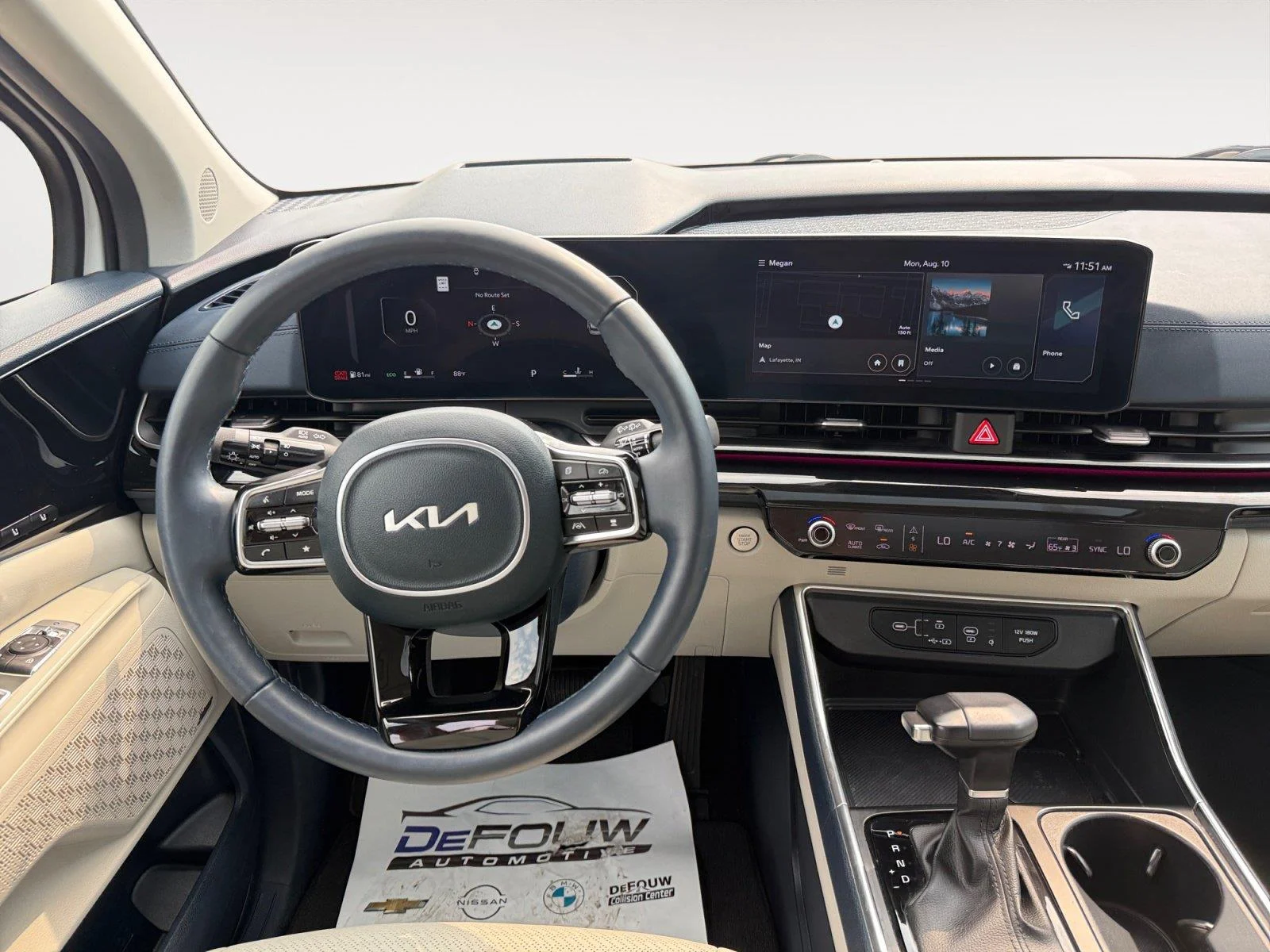 Used 2025 Snow White Pearl Kia SX Prestige image 13