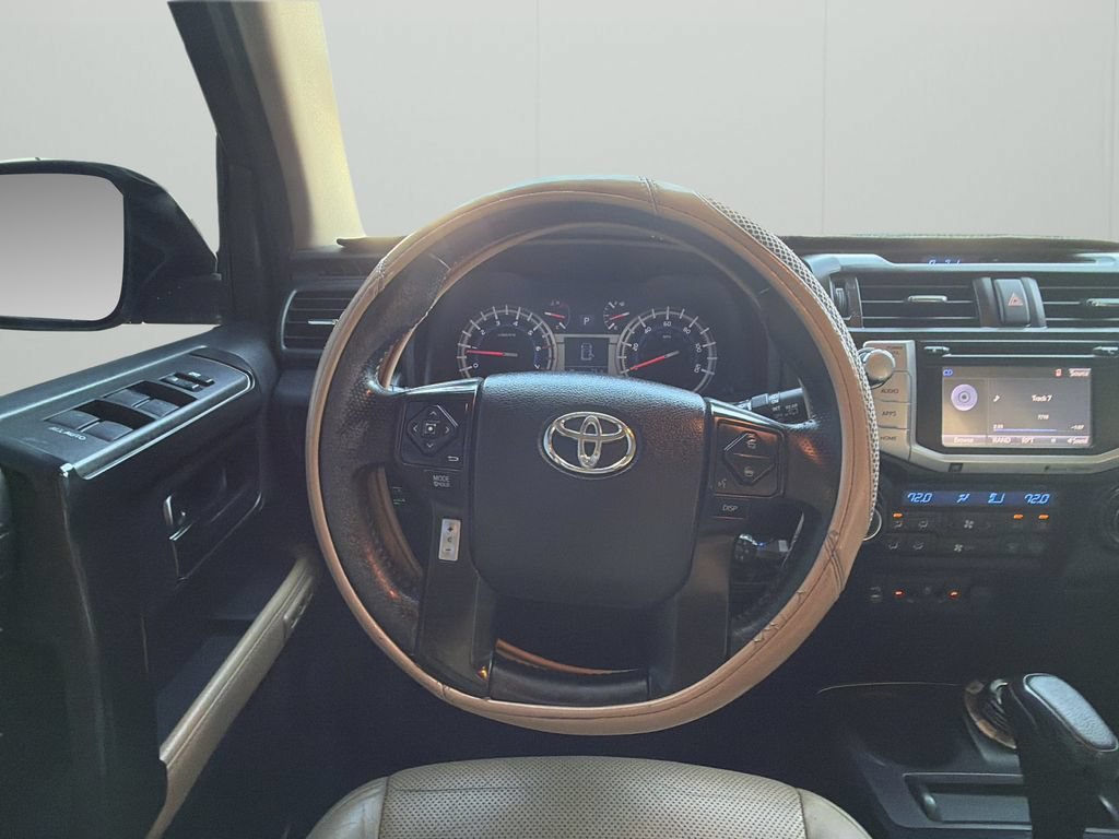 Used 2014  Toyota Limited image 35