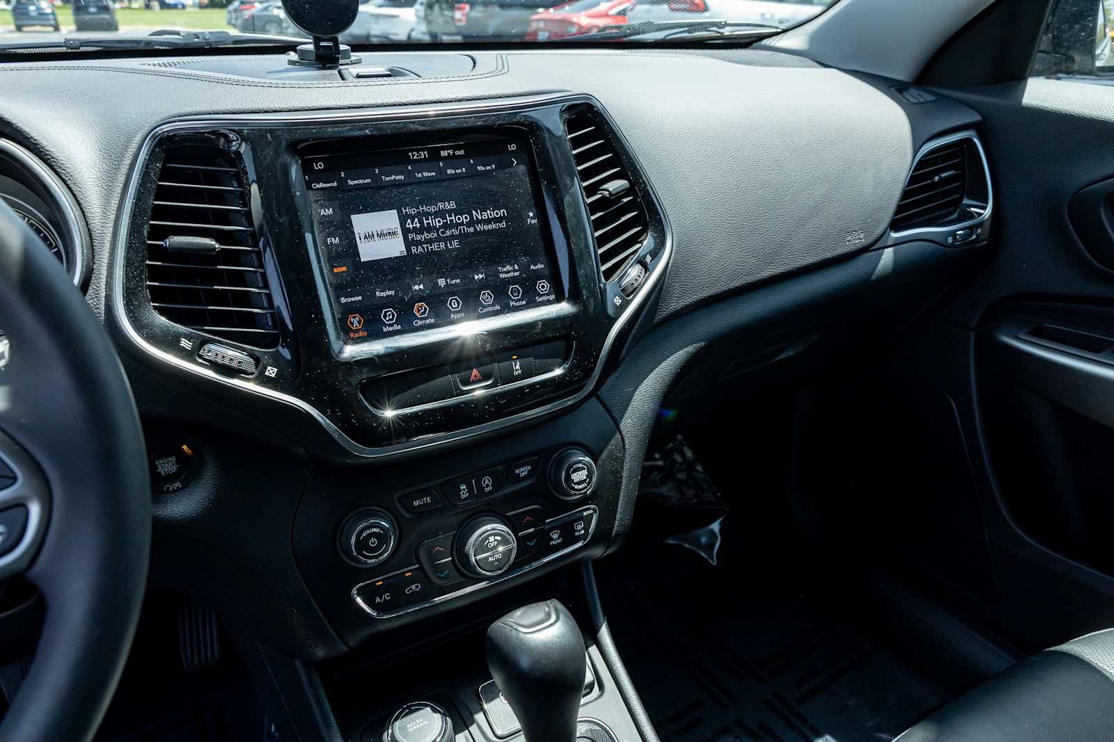 Used 2022 Sting-Gray Clearcoat Jeep Limited image 18