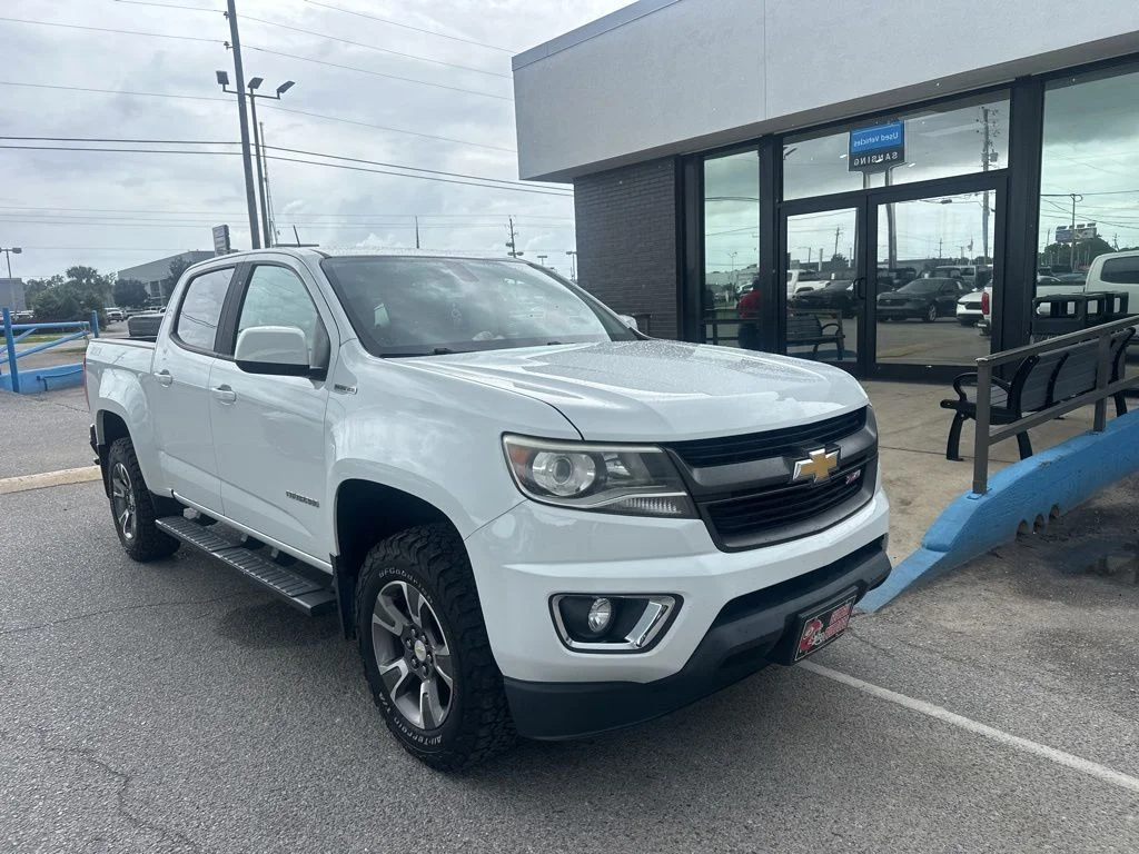 Used 2018 White Chevrolet Z71 image 3