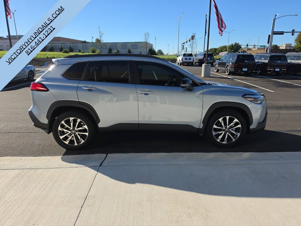 Used 2025 Silver Toyota XLE image 7
