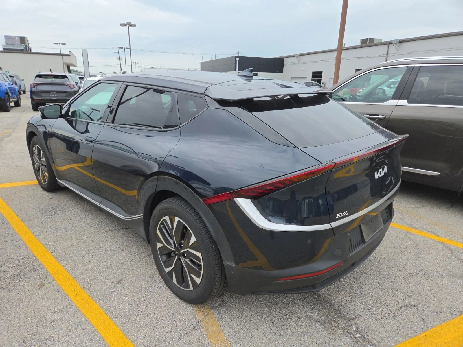 Certified Used 2024 Blue Kia Light image 19