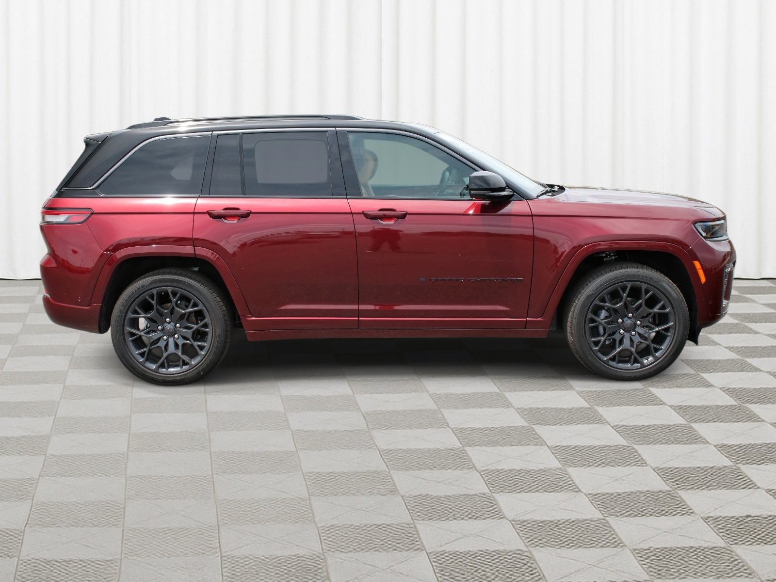 New 2026 Velvet Red Pearl-Coat Exterior Paint Jeep Summit image 35