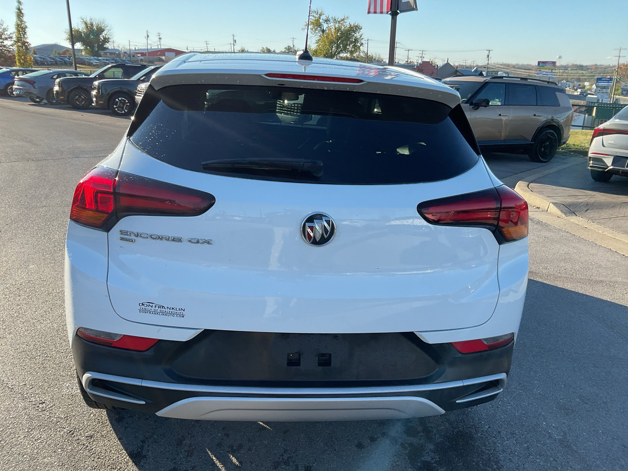 Used 2023 Summit White Buick Preferred image 10