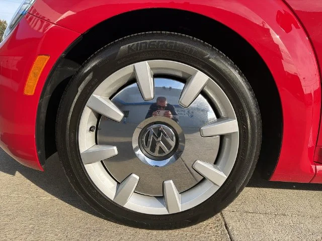 Used 2019 Red Volkswagen 2.0T SE image 18