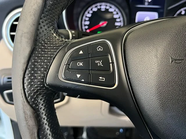 Used 2016 White Mercedes-Benz GLC 300 image 37