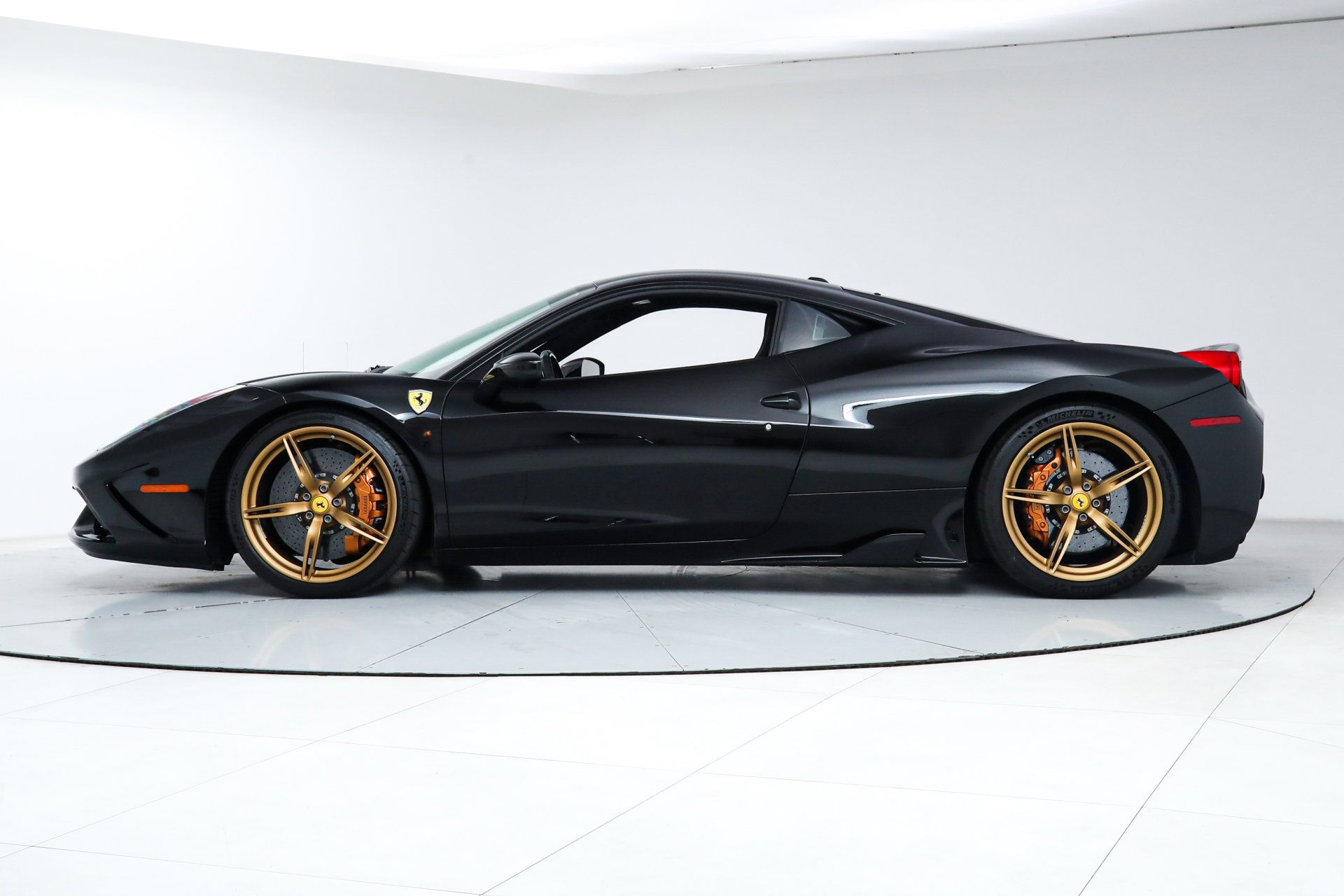 Certified Used 2015 Black Ferrari  image 4