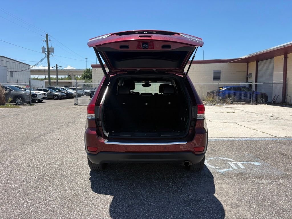 Used 2017 Red Jeep Limited image 11