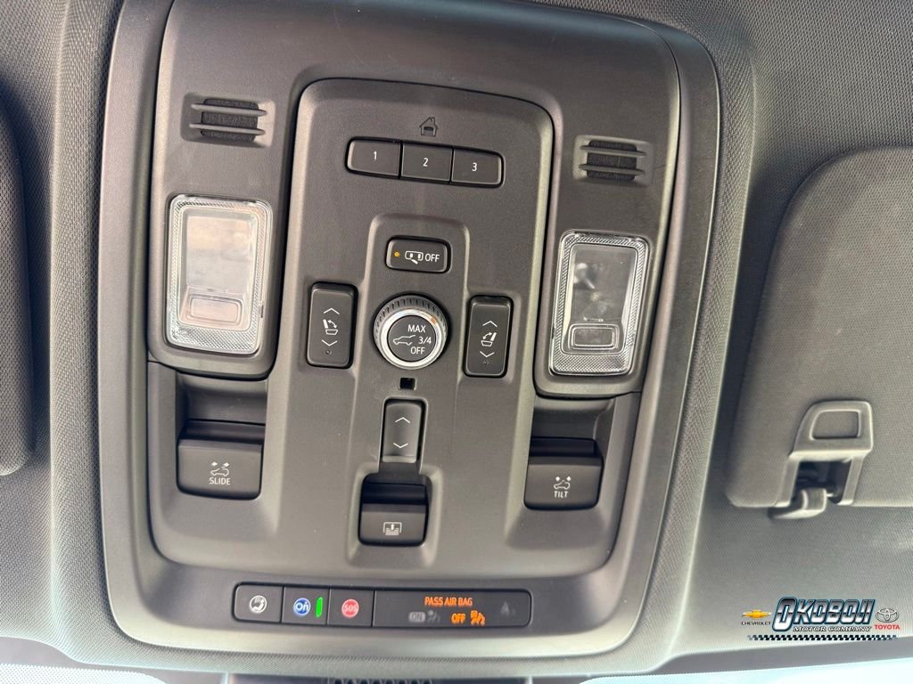 Used 2023 White Chevrolet High Country image 15