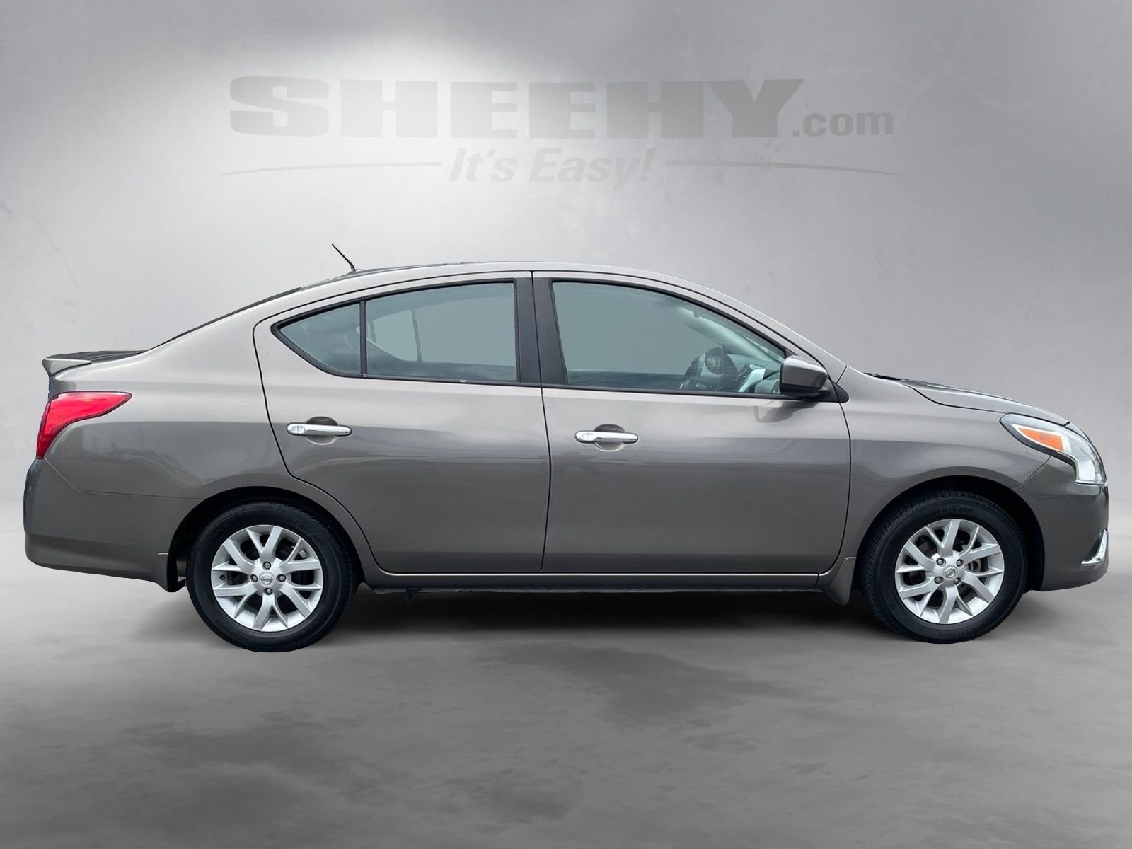 Used 2017 Silver Nissan 1.6 SV image 4