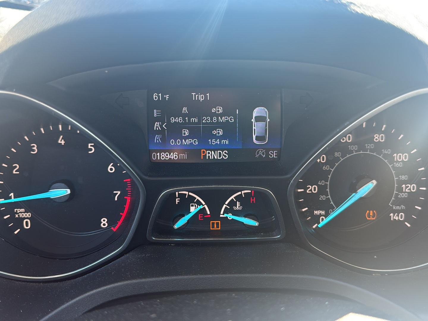 Used 2018 Blue Ford SE image 10