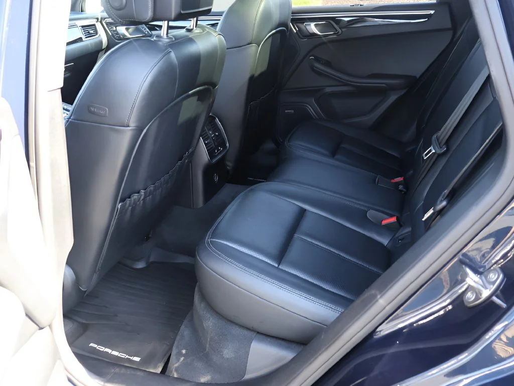 Used 2018  Porsche Base image 18