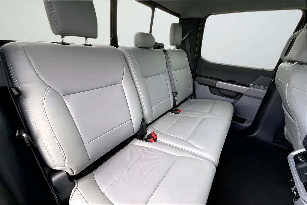 Used 2024 Gray Ford XLT image 20