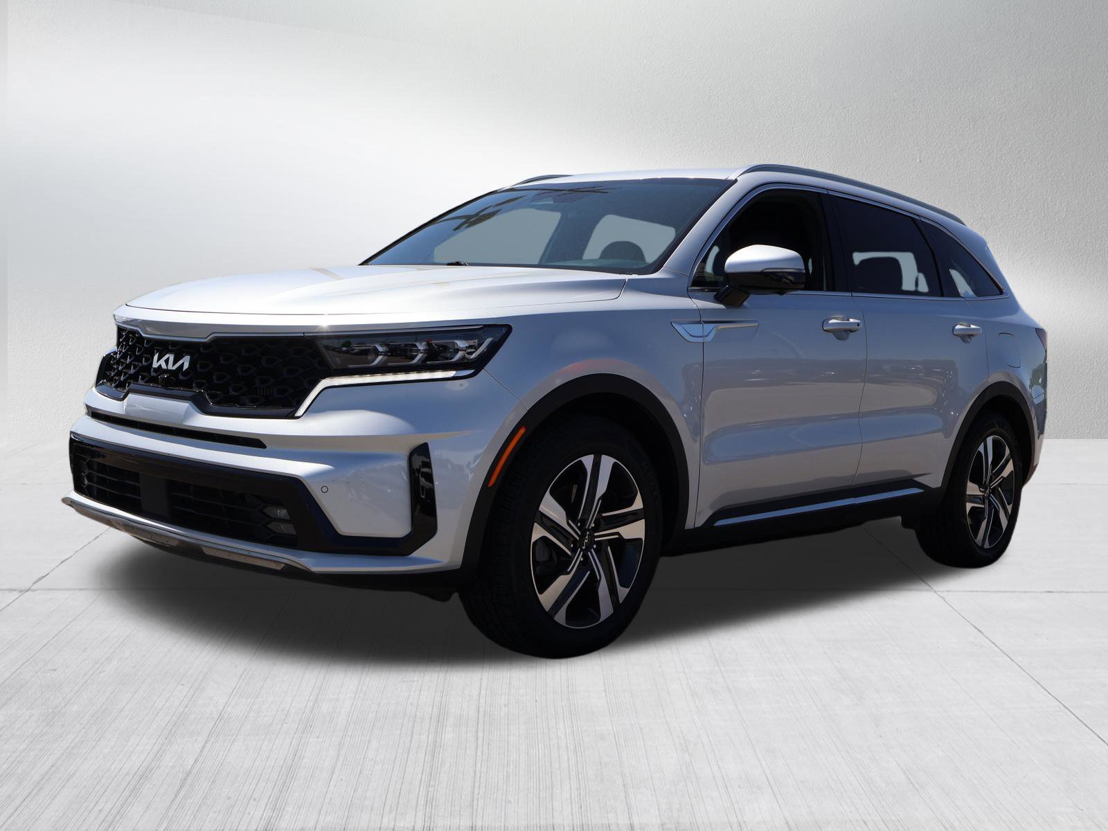 Used 2023 Kia Sorento SX Prestige Hybrid with VIN KNDRKDLGXP5216582 for sale in Kansas City