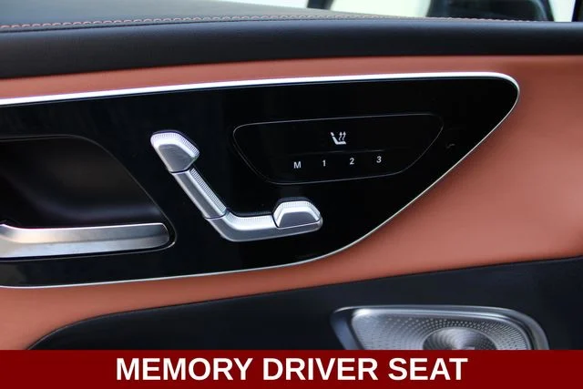 Used 2023  Mercedes-Benz GLC 300 image 3