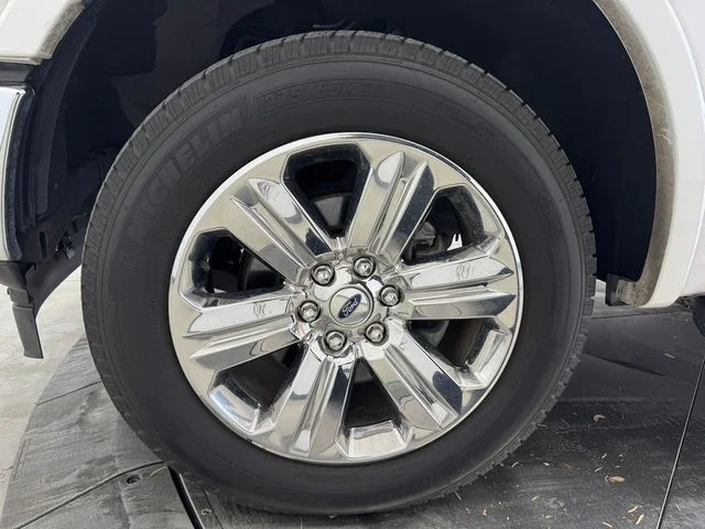 Used 2019 White Platinum Clearcoat Metallic Ford Lariat image 10