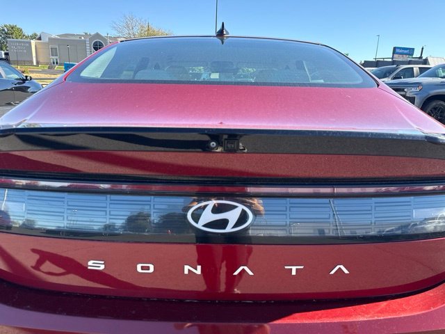Used 2024 Red Hyundai SEL image 4