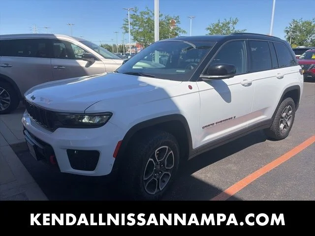 Used 2022 White Jeep Trailhawk image 1