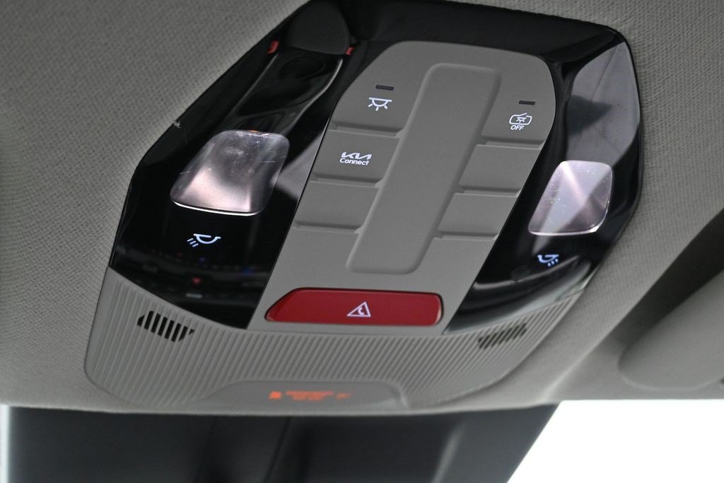 Used 2025 Aurora Black Pearl Kia LXS image 21