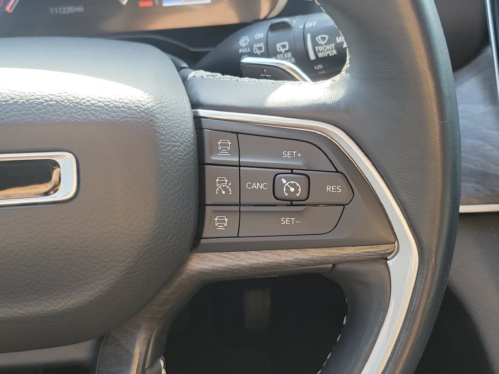 Used 2022 Bright White Clearcoat Jeep Limited image 29