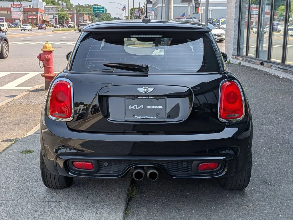 Used 2018 Black MINI Base image 7