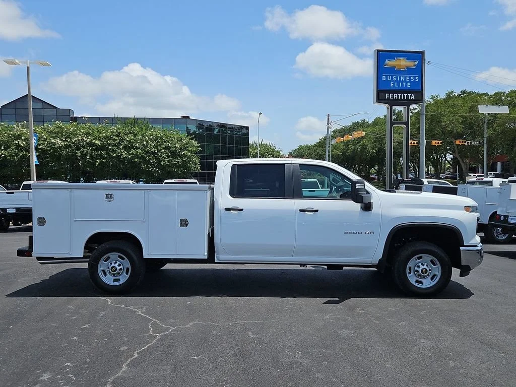 New 2026 Summit White Chevrolet WT image 8
