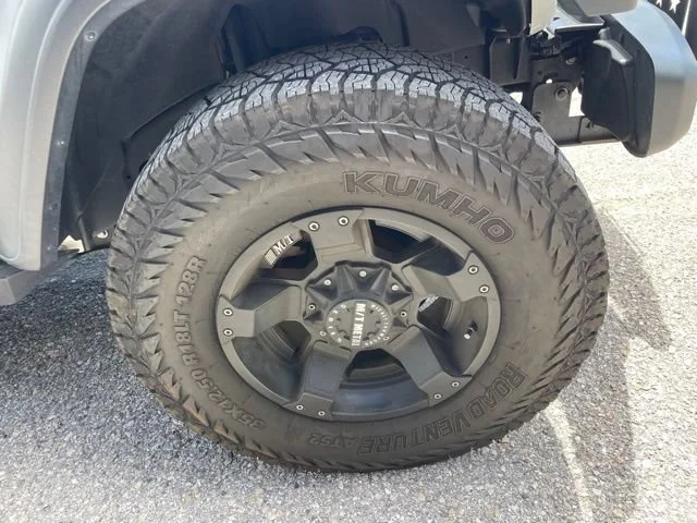 Used 2018 Bright White Clearcoat Jeep Sport image 7
