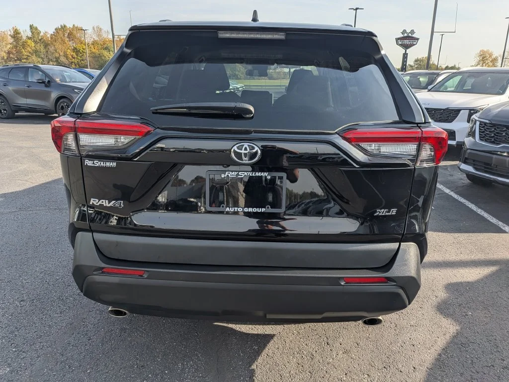 Used 2025 Midnight Black Metallic Toyota XLE image 6
