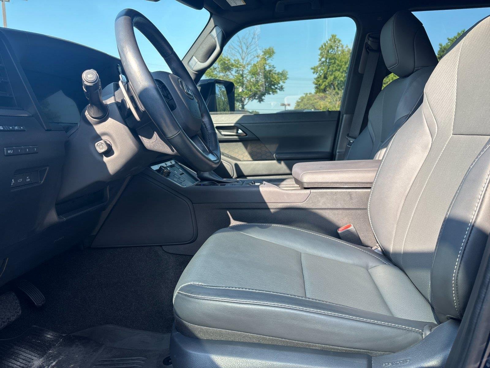 Used 2024 Nightfall Mica Lexus Premium+ image 15