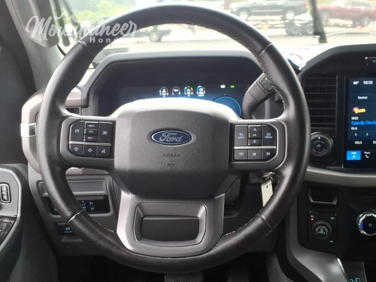 Used 2024 Atlas Blue Ford XLT image 26