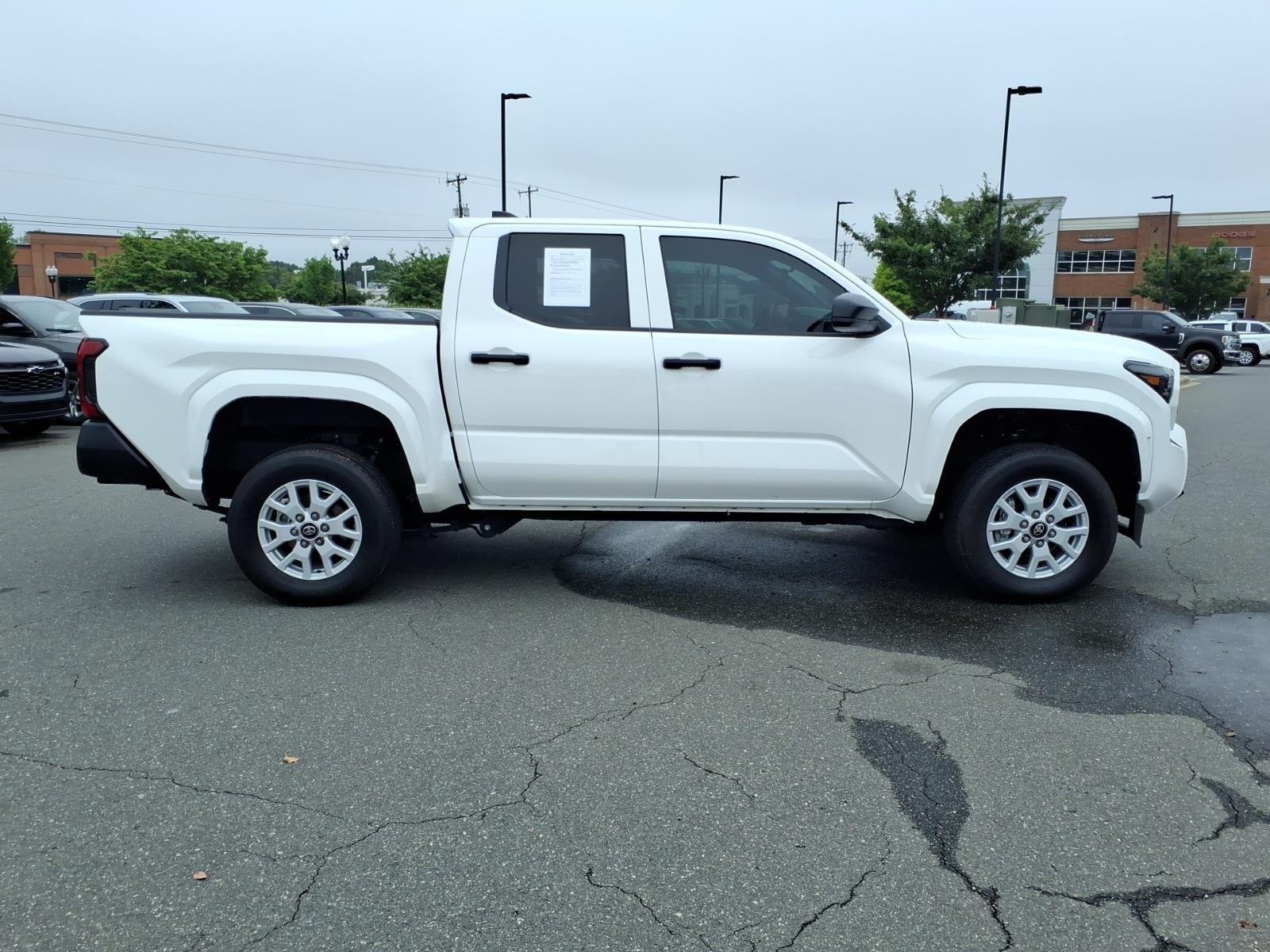 Used 2024 Ice Cap Toyota SR image 9