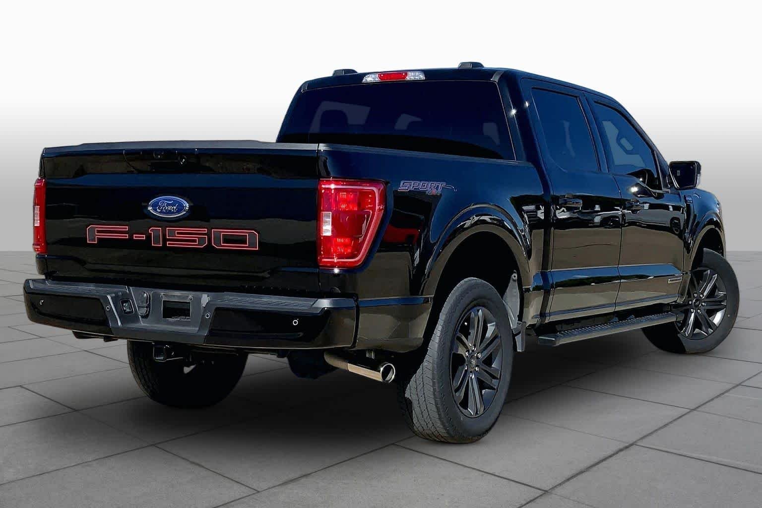 Used 2023 Agate Black Metallic Ford XLT image 13