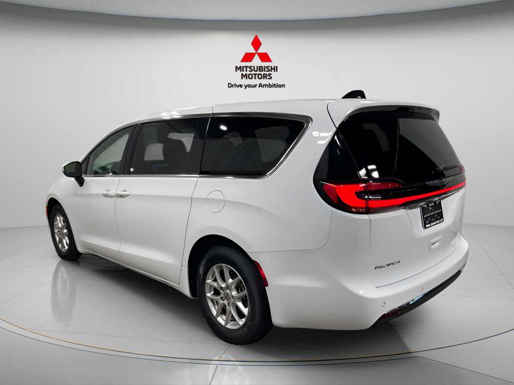Used 2023 Bright White Clearcoat Chrysler Touring image 4