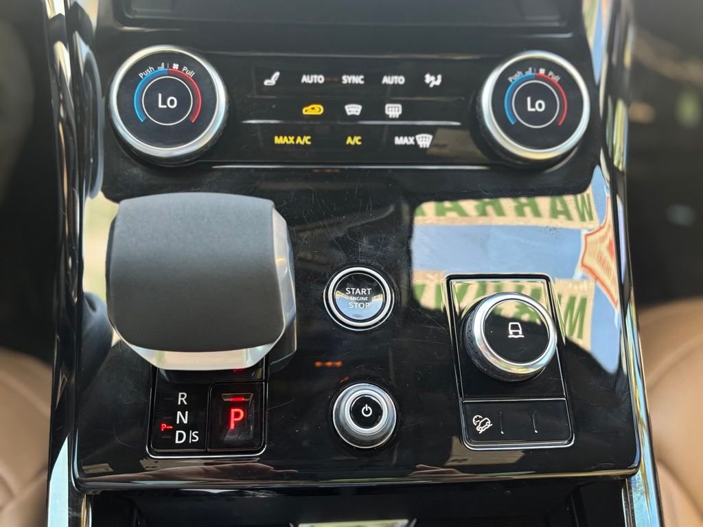 Used 2023 Santorini Black Metallic Land Rover SE image 17